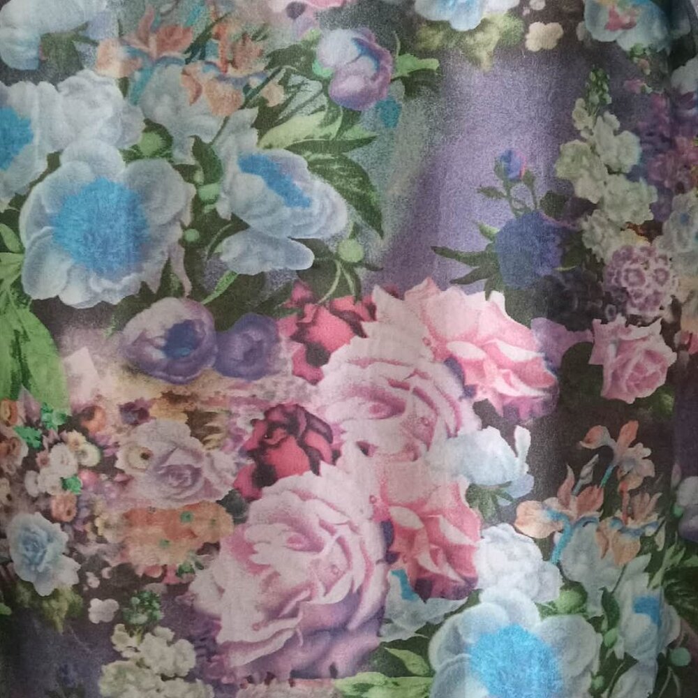 Vintage long-sleeved dress with a faded floral pattern - Picture 3 of 6
